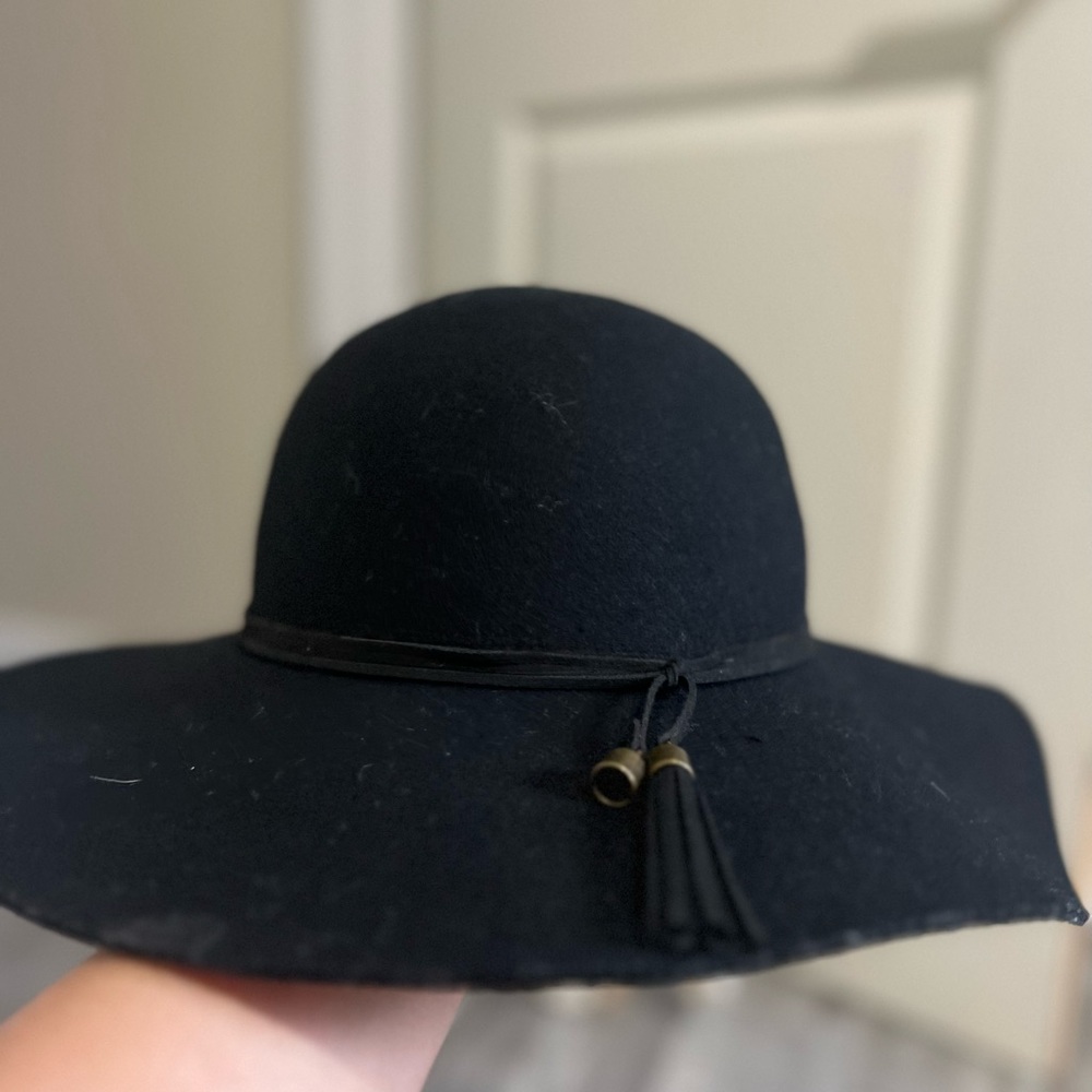 Wool Hat - Picture 4 of 4